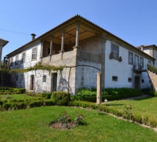 Casa do Ribeiro - Manor Houses