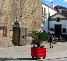 Torres de S. Paulo e da Cadeia e o pequeno pano de muralha